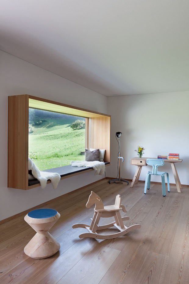 Stupenda idea per la stanza dei bambini con una grande finestra che fa da angolo lettura o riposo - eccellente illuminazione con luce naturale - Start Preventivi