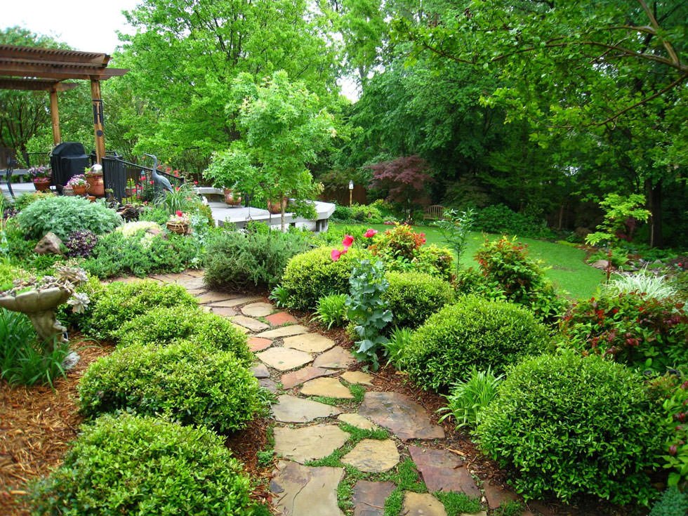 Una buona progettazione del giardino dà la possibilità di estendere il spazio vivente