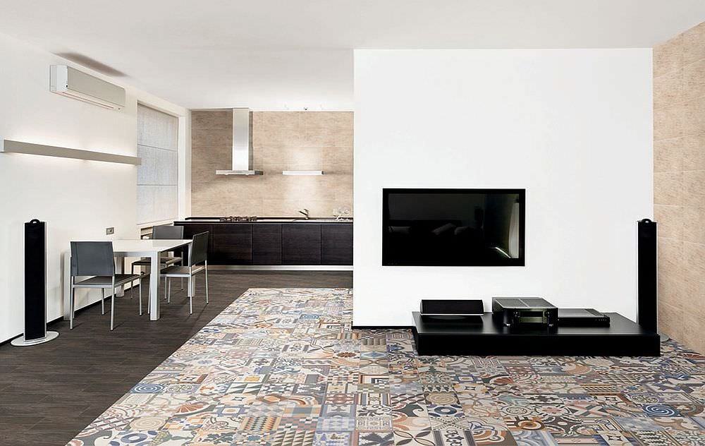 Bella idea per portare le mattonelle patchwork nel soggiorno moderno con la ceramica mix & match abbinata al gres porcellanato del pavimento - Start Preventivi
