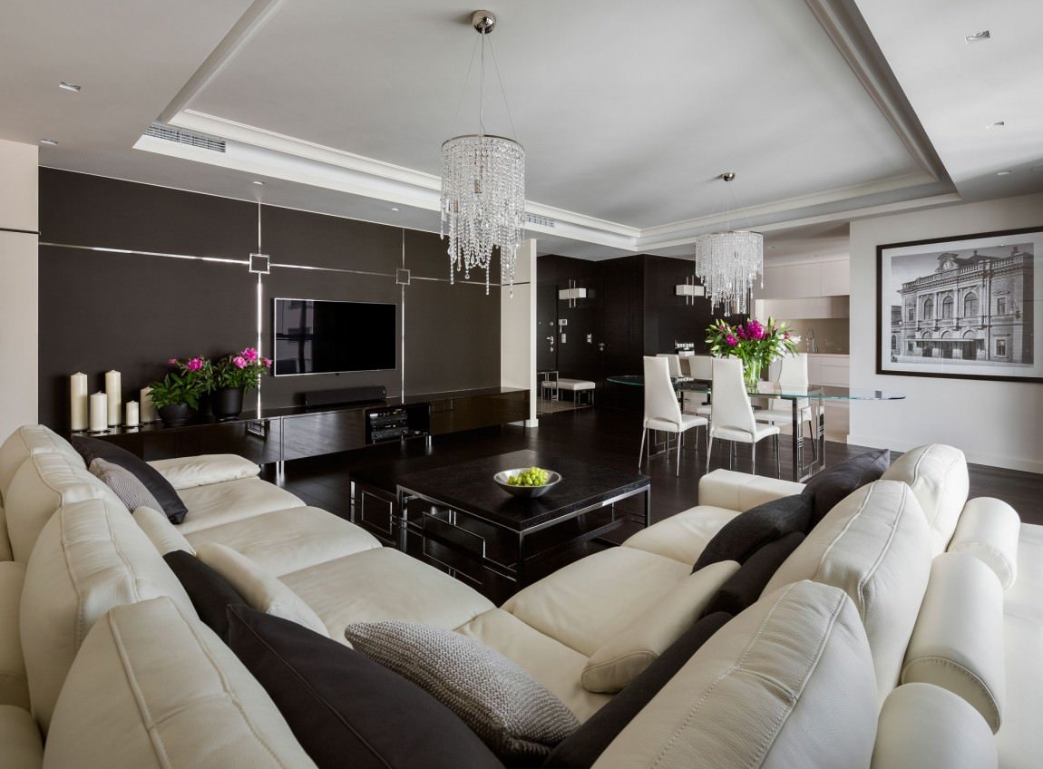 Design di lusso per questo soggiorno contemporaneo ad alto contrasto - colori bianco e marrone scuro