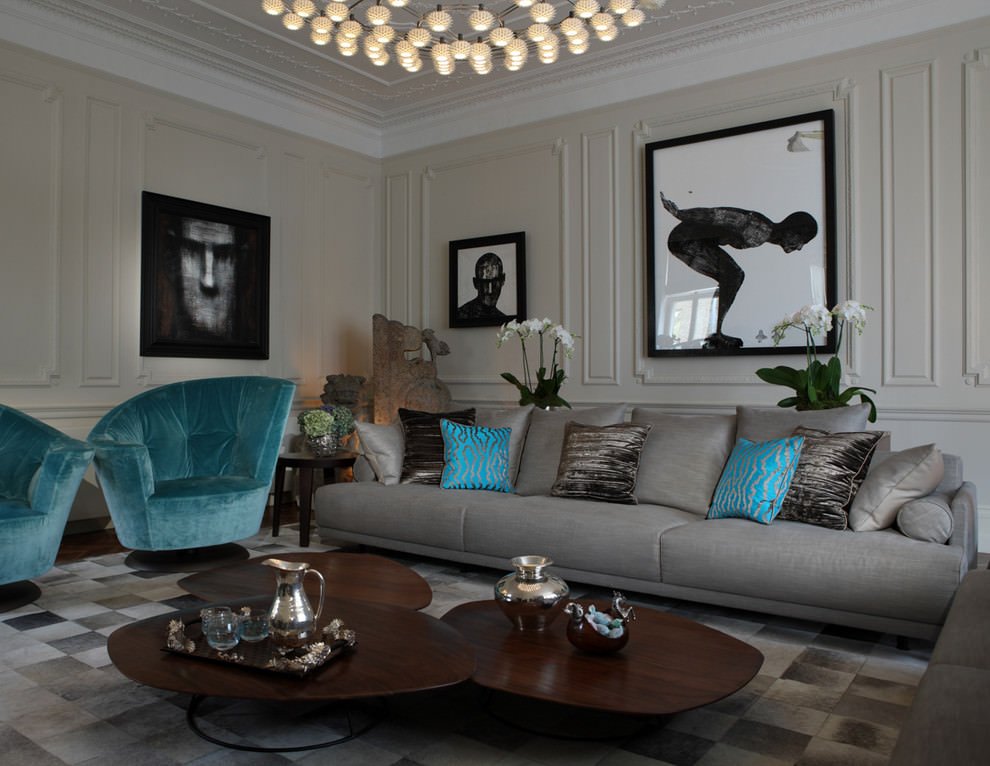 Stupendo soggiorno contemporaneo di lusso, con contrasti di bianco e nero ed alcuni tocchi di colore blu - arredamenti e decorazioni particolari